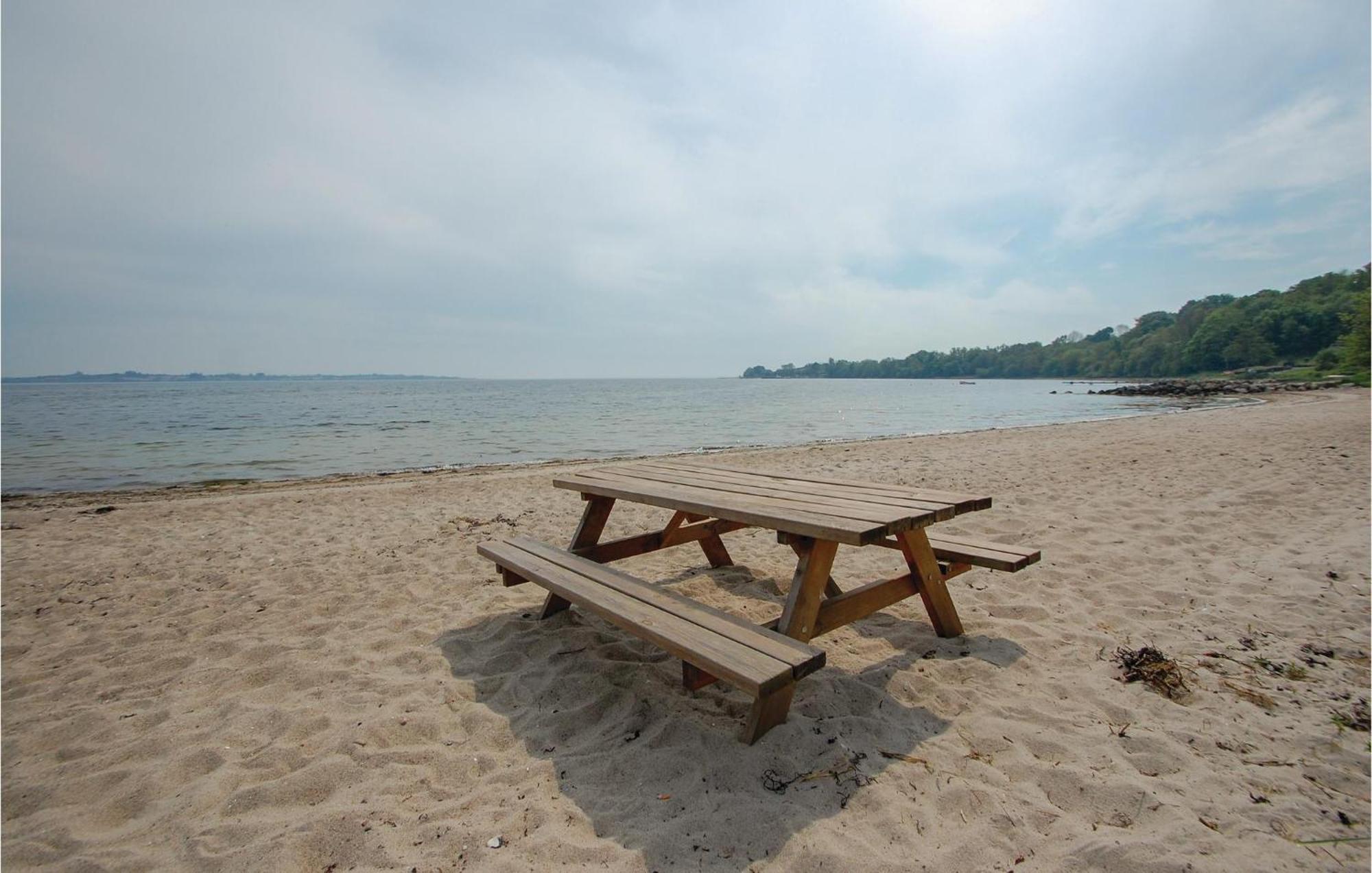 Beautiful Home In Aabenraa With Wifi Екстер'єр фото